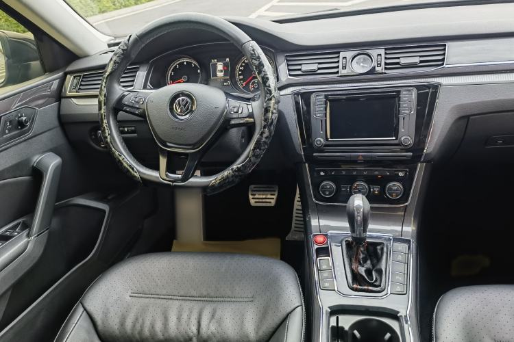 Used Volkswagen Passat 2017 330TSI DSG Prestige Edition Interior 5