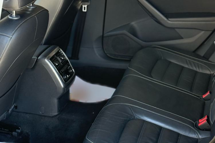 Used Volkswagen Passat 2017 330TSI DSG Luxury Edition Interior 6