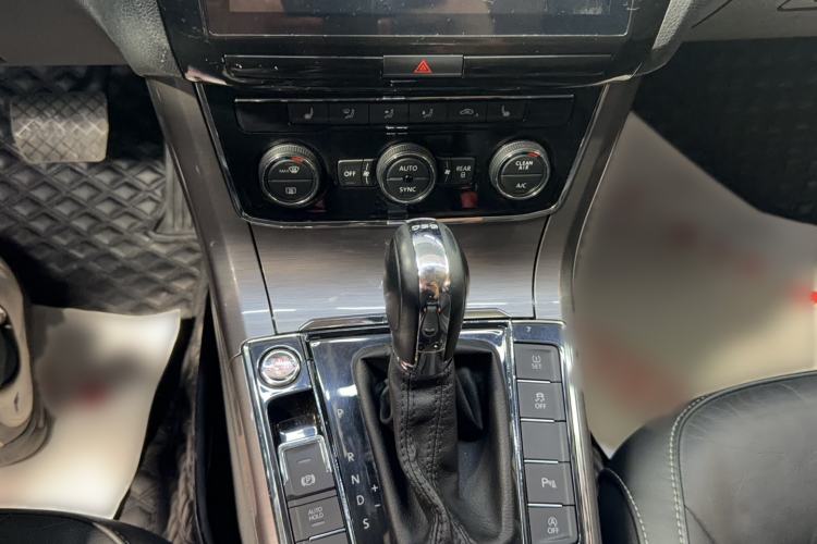 Used Volkswagen Passat 2017 330TSI DSG Luxury Edition Interior 6
