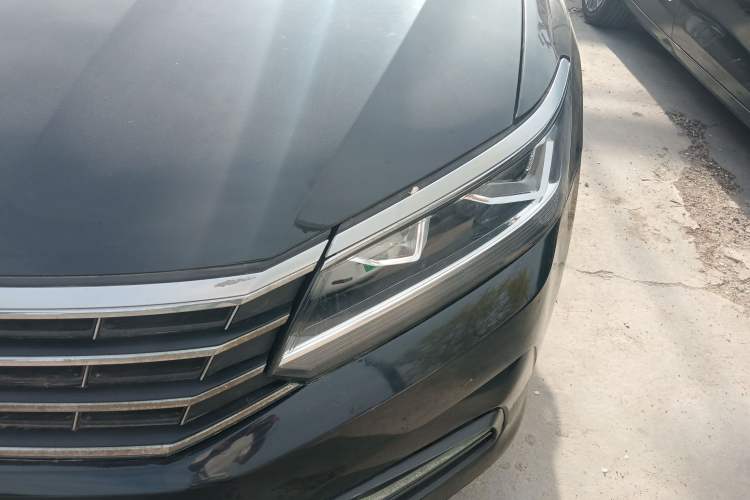 Used Volkswagen Passat 2017 330TSI DSG Luxury Edition Left Front Headlight