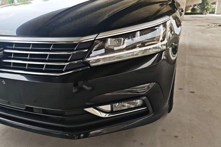 Used Volkswagen Passat 2017 330TSI DSG Luxury Edition Left Front Headlight