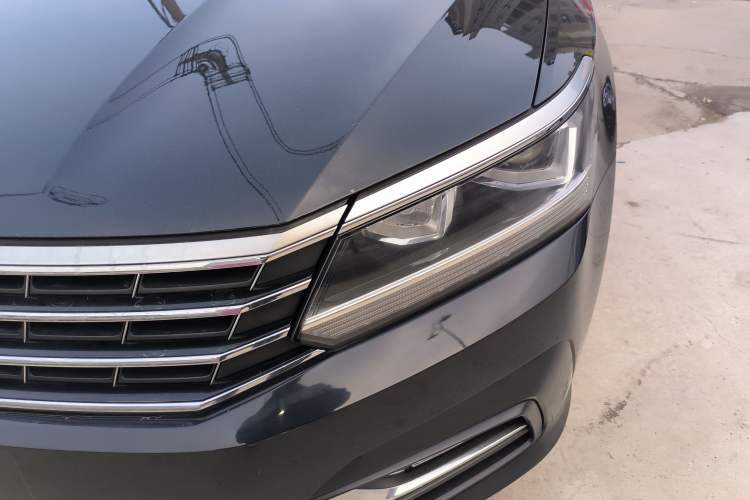 Used Volkswagen Passat 2017 1.8TSI DSG Government Procurement Version (CEA Engine) Left Front Headlight