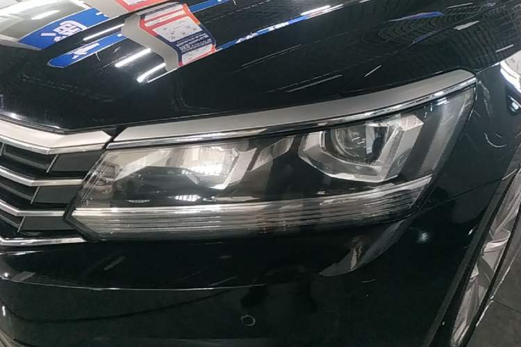 Used Volkswagen Passat 2017 330TSI DSG Luxury Edition Left Front Headlight