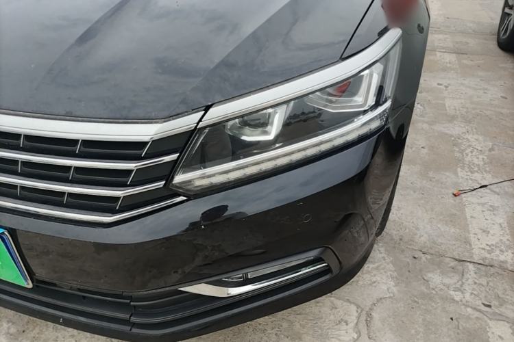 Used Volkswagen Passat 2017 330TSI DSG Luxury Edition Left Front Headlight
