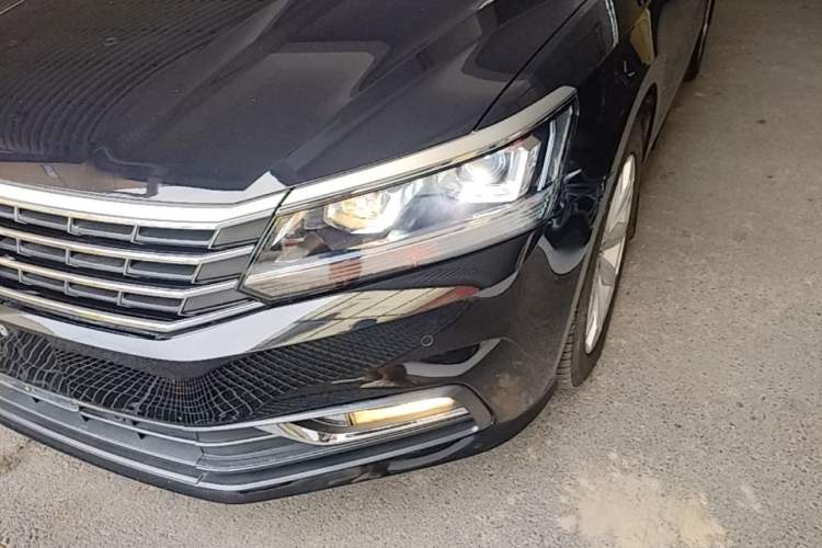 Used Volkswagen Passat 2017 330TSI DSG Luxury Edition Left Front Headlight