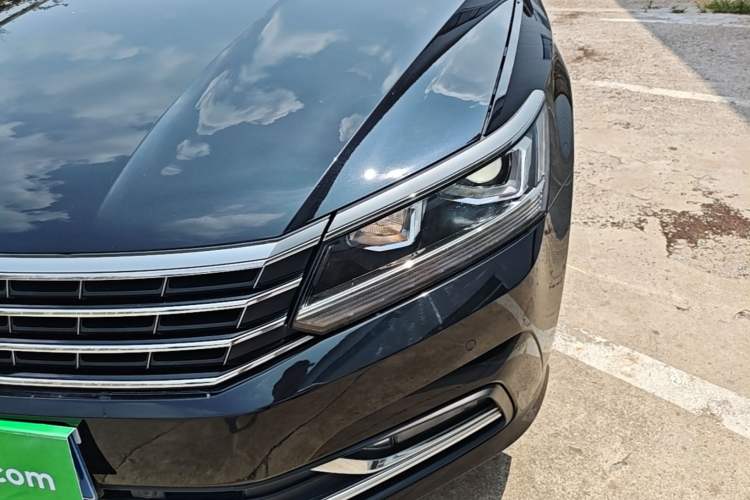 Used Volkswagen Passat 2017 330TSI DSG Luxury Edition Left Front Headlight