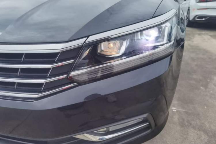 Used Volkswagen Passat 2017 1.8TSI DSG Government Procurement Version (CEA Engine) Left Front Headlight