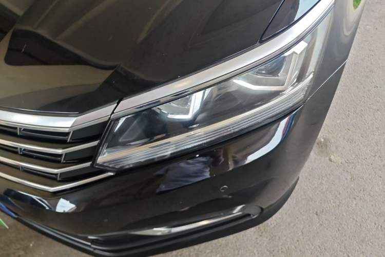 Used Volkswagen Passat 2017 330TSI DSG Luxury Edition Left Front Headlight