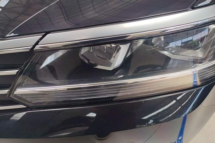 Used Volkswagen Passat 2017 330TSI DSG Luxury Edition Left Front Headlight