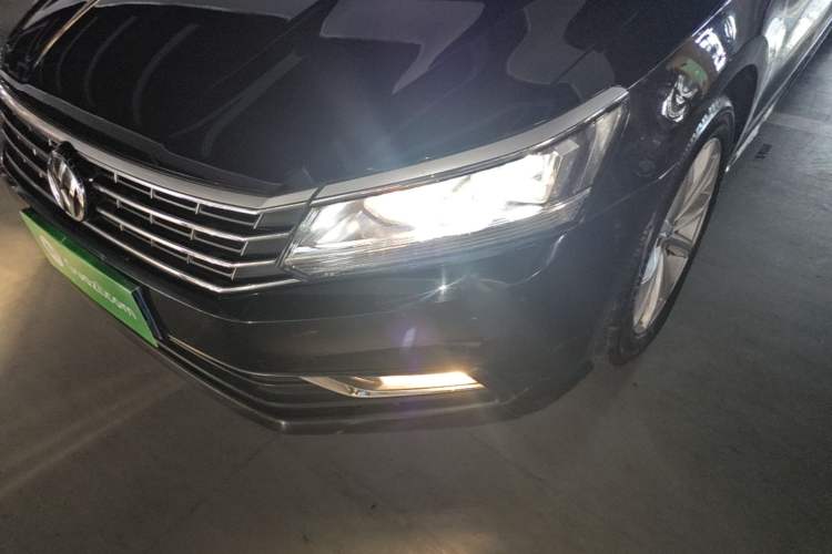 Used Volkswagen Passat 2017 330TSI DSG Luxury Edition Left Front Headlight