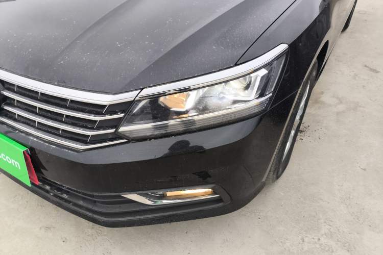 Used Volkswagen Passat 2017 330TSI DSG Luxury Edition Left Front Headlight