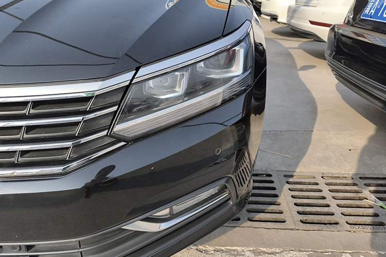Used Volkswagen Passat 2017 330TSI DSG Luxury Edition Left Front Headlight