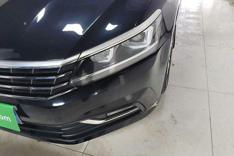 Used Volkswagen Passat 2017 330TSI DSG Luxury Edition Left Front Headlight
