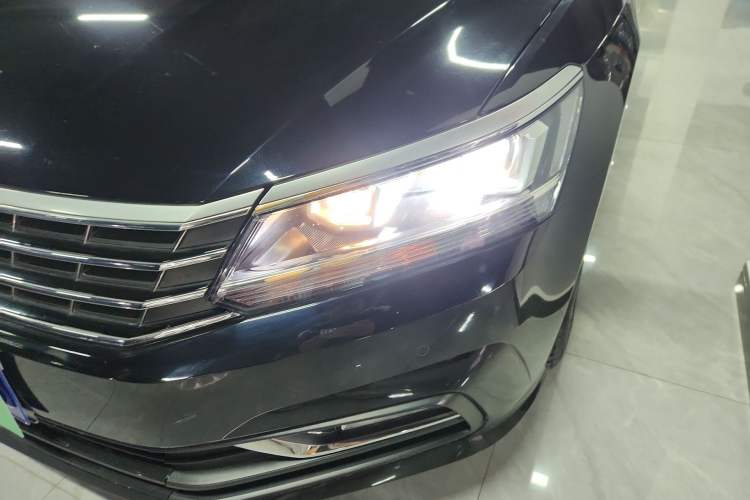 Used Volkswagen Passat 2017 280TSI DSG Luxury Edition Left Front Headlight