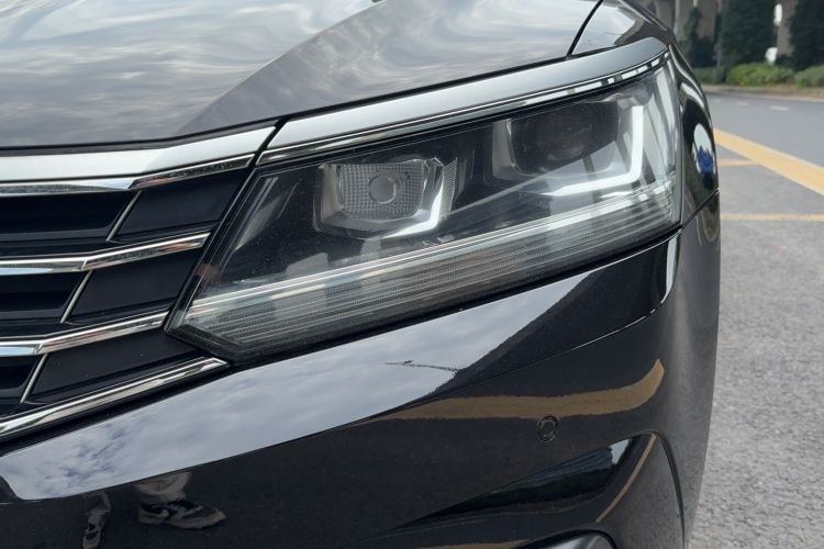 Used Volkswagen Passat 2017 330TSI DSG Luxury Edition Left Front Headlight