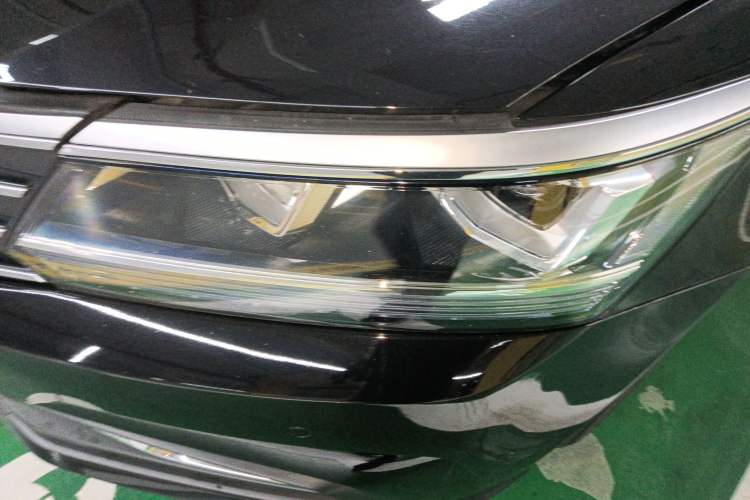Used Volkswagen Passat 2017 330TSI DSG Luxury Edition Left Front Headlight