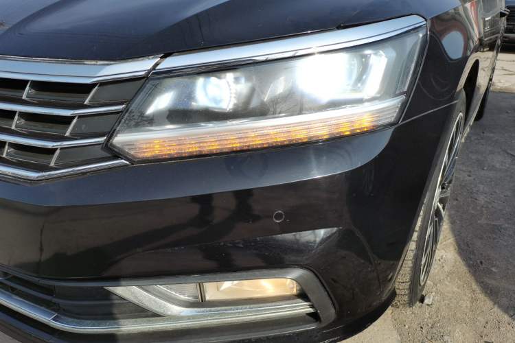 Used Volkswagen Passat 2017 330TSI DSG Luxury Edition Left Front Headlight