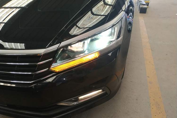 Used Volkswagen Passat 2017 330TSI DSG Luxury Edition Left Front Headlight