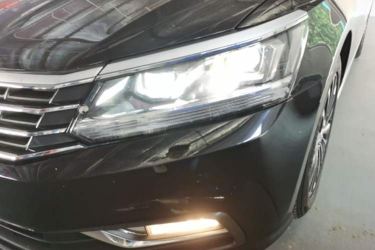 Used Volkswagen Passat 2017 330TSI DSG Luxury Edition Left Front Headlight