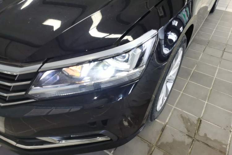 Used Volkswagen Passat 2017 330TSI DSG Luxury Edition Left Front Headlight