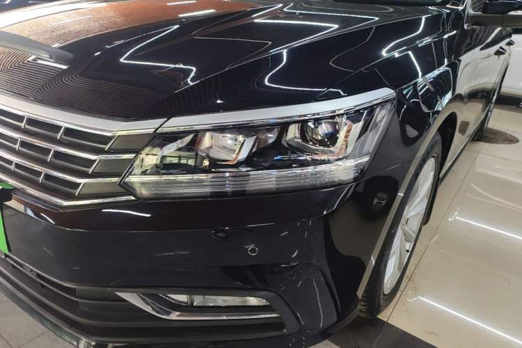 Used Volkswagen Passat 2017 330TSI DSG Luxury Edition Left Front Headlight