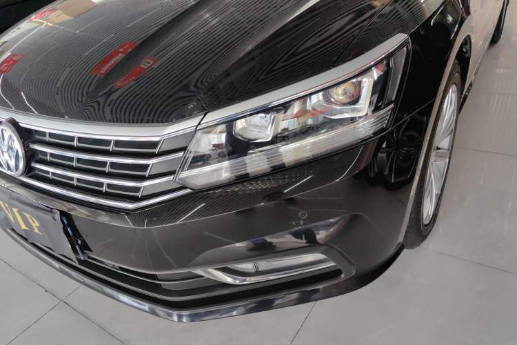 Used Volkswagen Passat 2017 330TSI DSG Luxury Edition Left Front Headlight