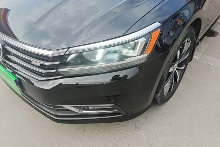 Used Volkswagen Passat 2017 330TSI DSG Luxury Edition Left Front Headlight