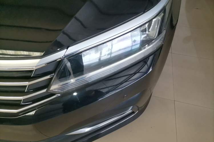 Used Volkswagen Passat 2017 330TSI DSG Luxury Edition Left Front Headlight
