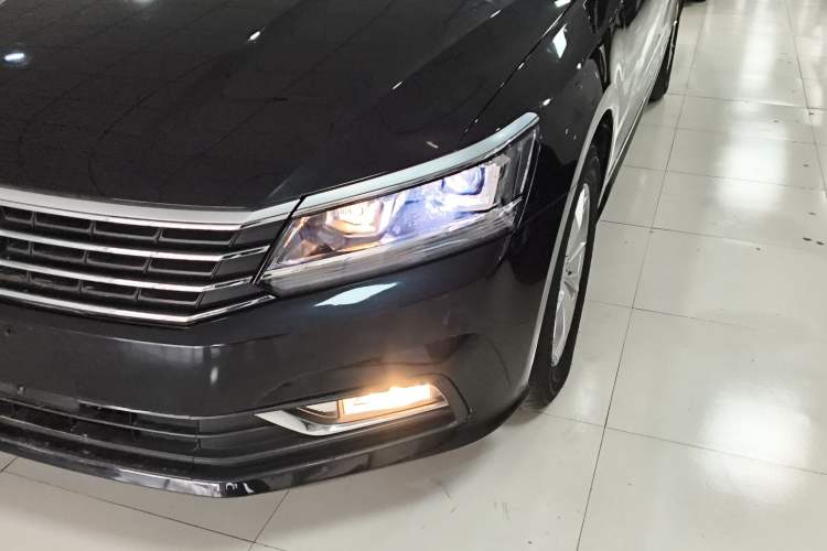 Used Volkswagen Passat 2017 280TSI DSG Luxury Edition Left Front Headlight