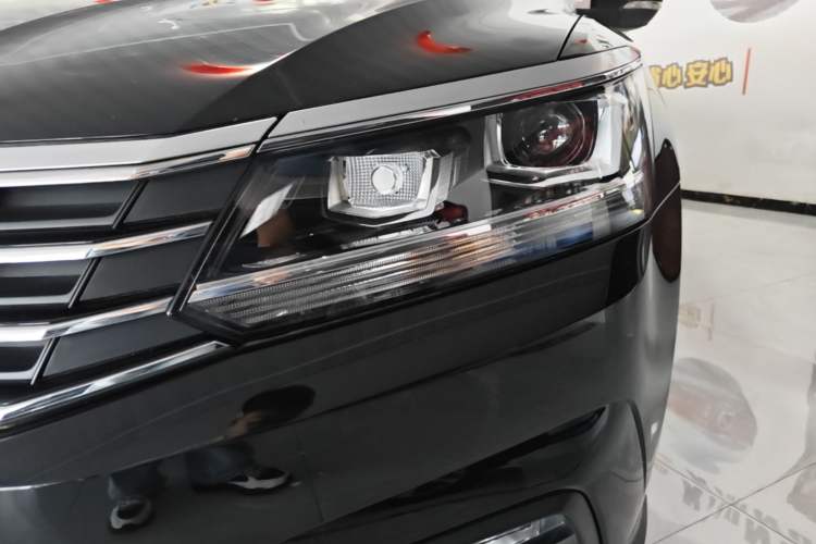 Used Volkswagen Passat 2017 280TSI DSG Luxury Edition Left Front Headlight