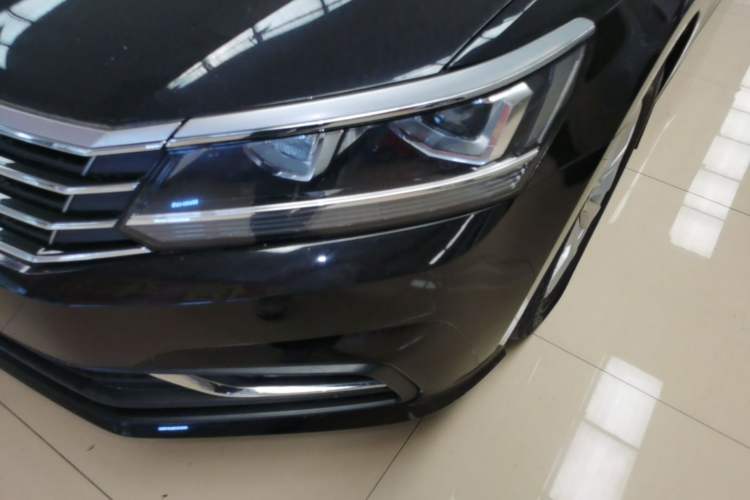 Used Volkswagen Passat 2017 1.8TSI DSG Government Procurement Version (CEA Engine) Left Front Headlight