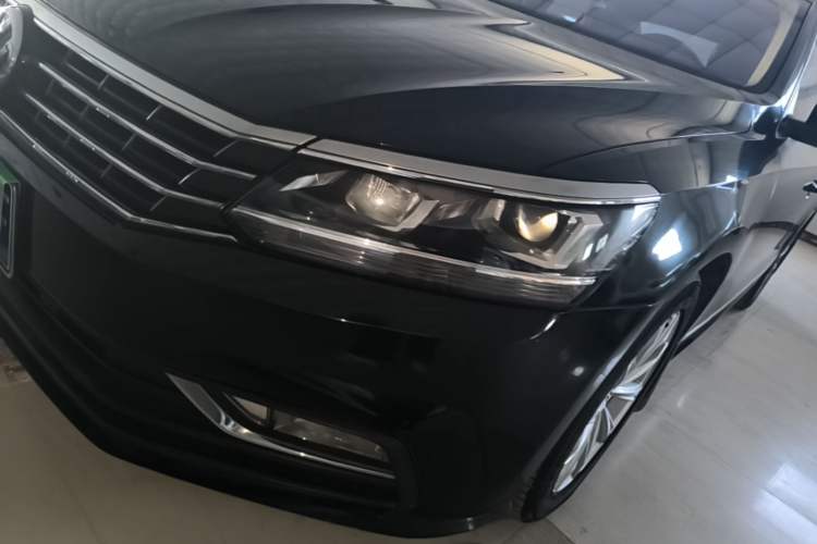Used Volkswagen Passat 2017 330TSI DSG Luxury Edition Left Front Headlight