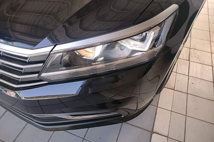 Used Volkswagen Passat 2017 330TSI DSG Luxury Edition Left Front Headlight