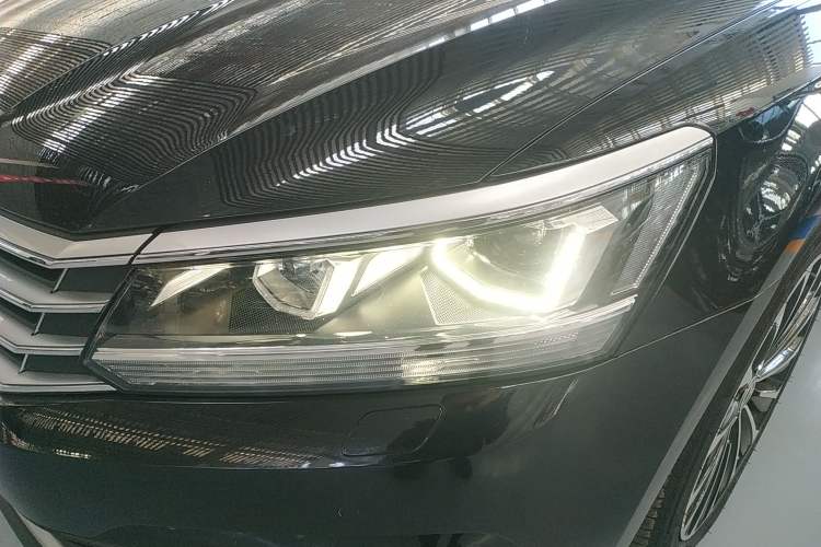 Used Volkswagen Passat 2017 330TSI DSG Prestige Edition Left Front Headlight