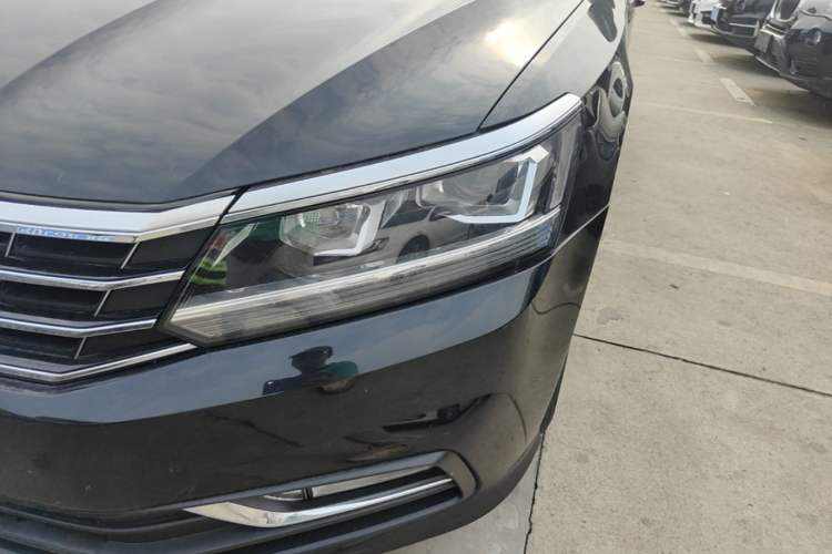 Used Volkswagen Passat 2017 330TSI DSG Luxury Edition Left Front Headlight
