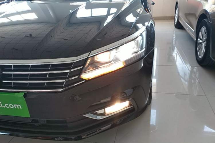 Used Volkswagen Passat 2017 330TSI DSG Luxury Edition Left Front Headlight