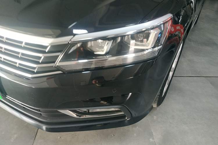 Used Volkswagen Passat 2017 330TSI DSG Luxury Edition Left Front Headlight