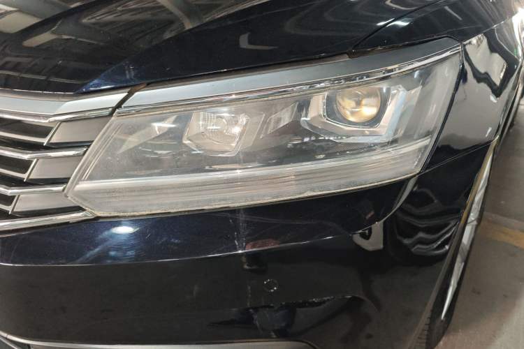 Used Volkswagen Passat 2017 330TSI DSG Luxury Edition Left Front Headlight