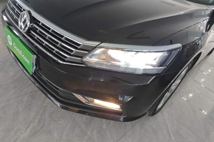 Used Volkswagen Passat 2017 330TSI DSG Luxury Edition Left Front Headlight