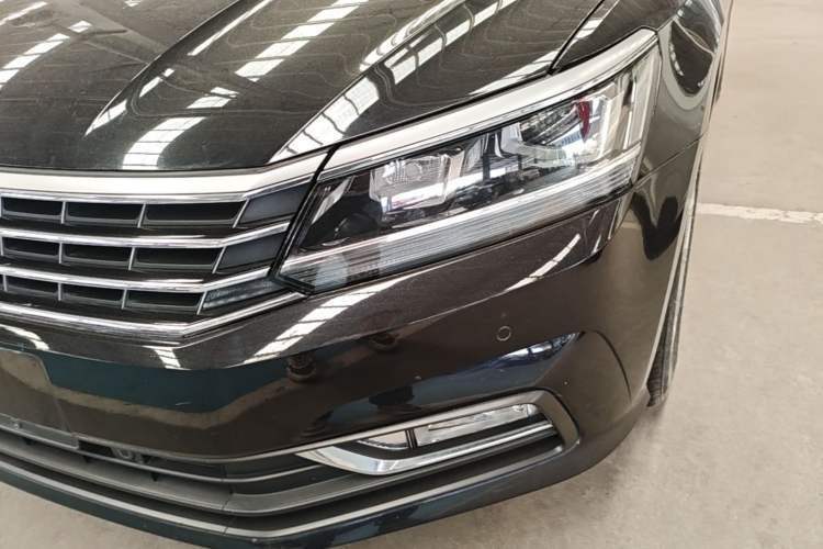 Used Volkswagen Passat 2017 330TSI DSG Luxury Edition Left Front Headlight