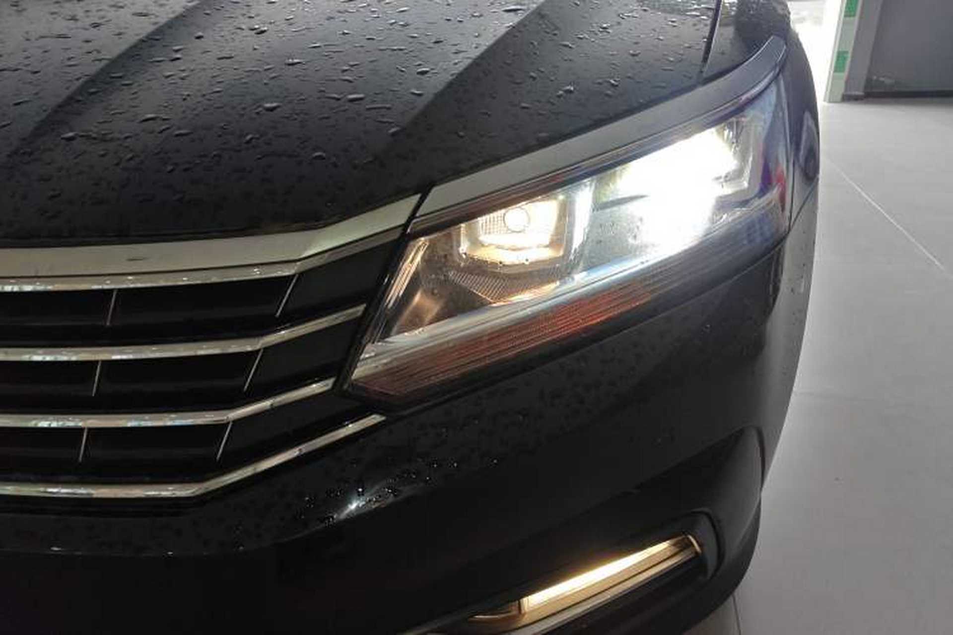 Used Volkswagen Passat 2017 330TSI DSG Luxury Edition Left Front Headlight