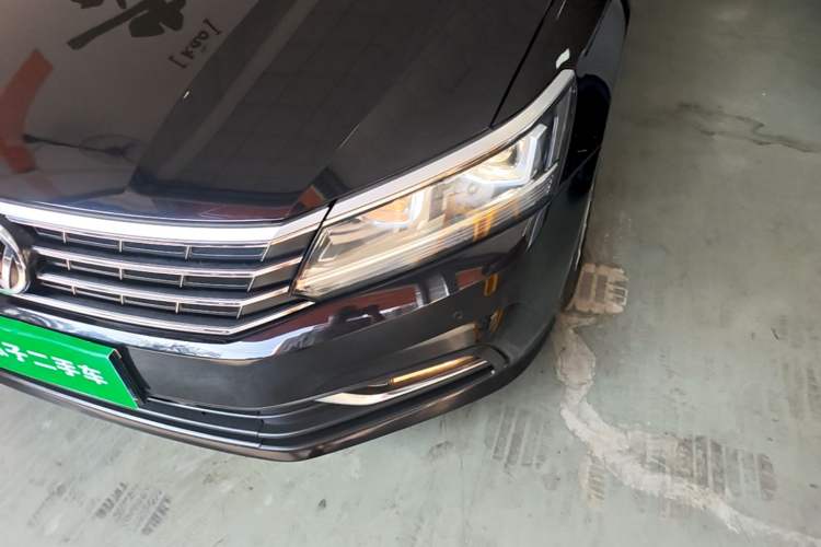Used Volkswagen Passat 2017 330TSI DSG Luxury Edition Left Front Headlight