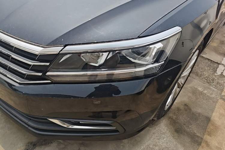Used Volkswagen Passat 2017 330TSI DSG Luxury Edition Left Front Headlight