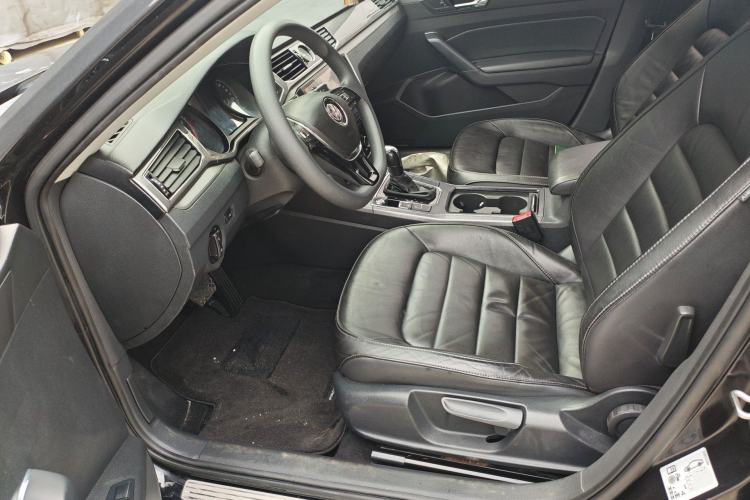 Used Volkswagen Passat 2017 330TSI DSG Luxury Edition Left Front Seat