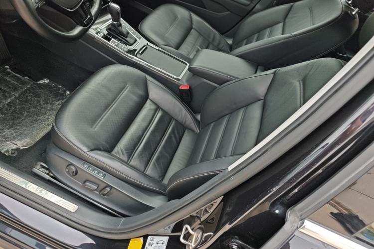 Used Volkswagen Passat 2017 330TSI DSG Prestige Edition Left Front Seat