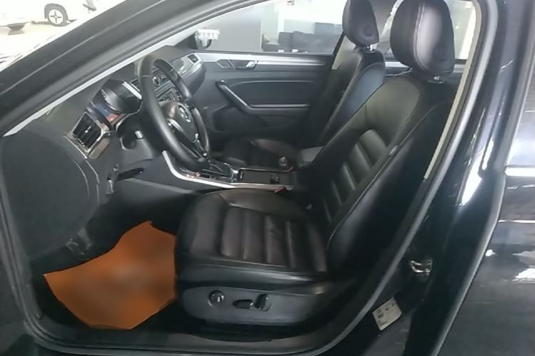Used Volkswagen Passat 2017 330TSI DSG Luxury Edition Left Front Seat