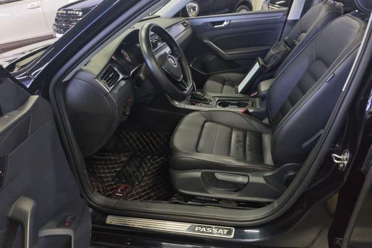 Used Volkswagen Passat 2017 280TSI DSG Luxury Edition Left Front Seat