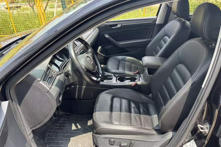 Used Volkswagen Passat 2017 330TSI DSG Luxury Edition Left Front Seat