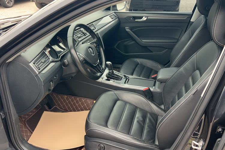 Used Volkswagen Passat 2017 330TSI DSG Luxury Edition Left Front Seat
