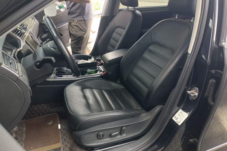 Used Volkswagen Passat 2017 330TSI DSG Luxury Edition Left Front Seat